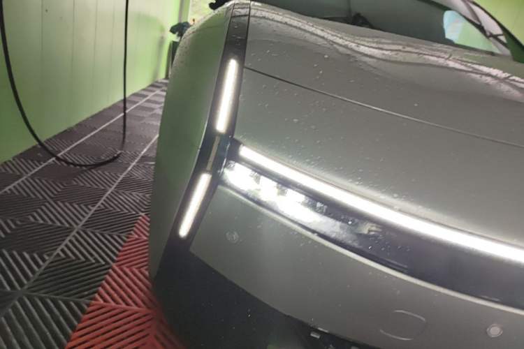 Used XPeng P7 2025 Model—750 All-Wheel-Drive High-Performance Ultra Right Front Headlight