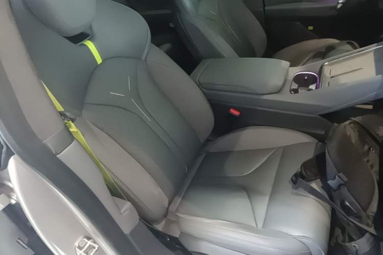 Used XPeng P7 2025 Model—820 Ultra Long Range Ultra Right Front Seat