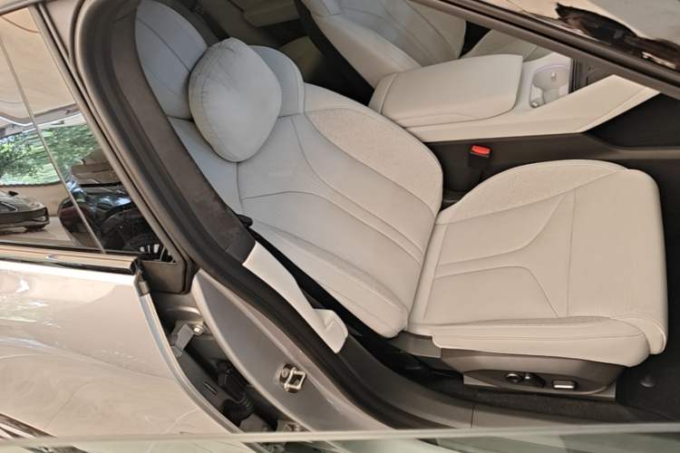 Used XPeng P7 2025 Model—702 Long Range Ultra Right Front Seat