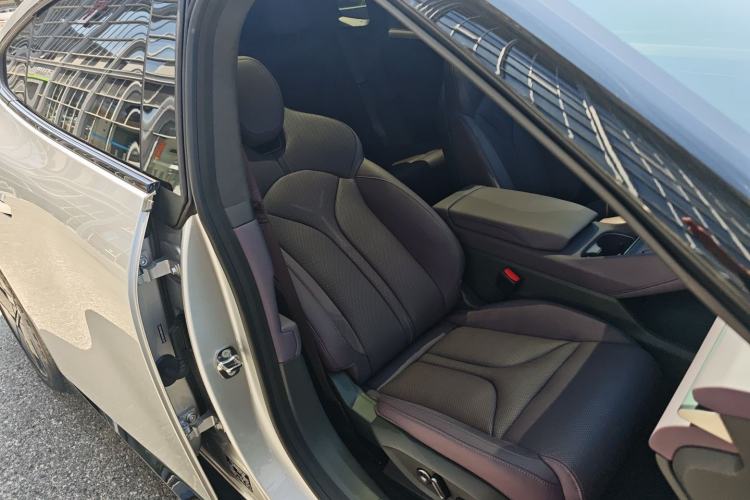 Used XPeng P7 2025 Model—820 Ultra Long Range Ultra Right Front Seat