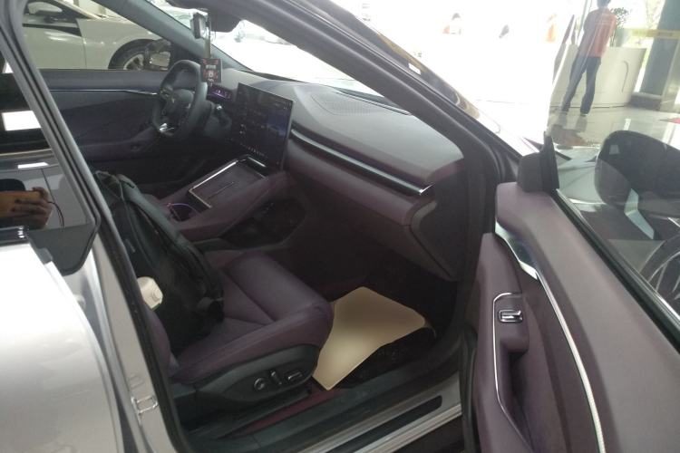Used XPeng P7 2025 Model—702 Long Range Ultra Right Front Seat