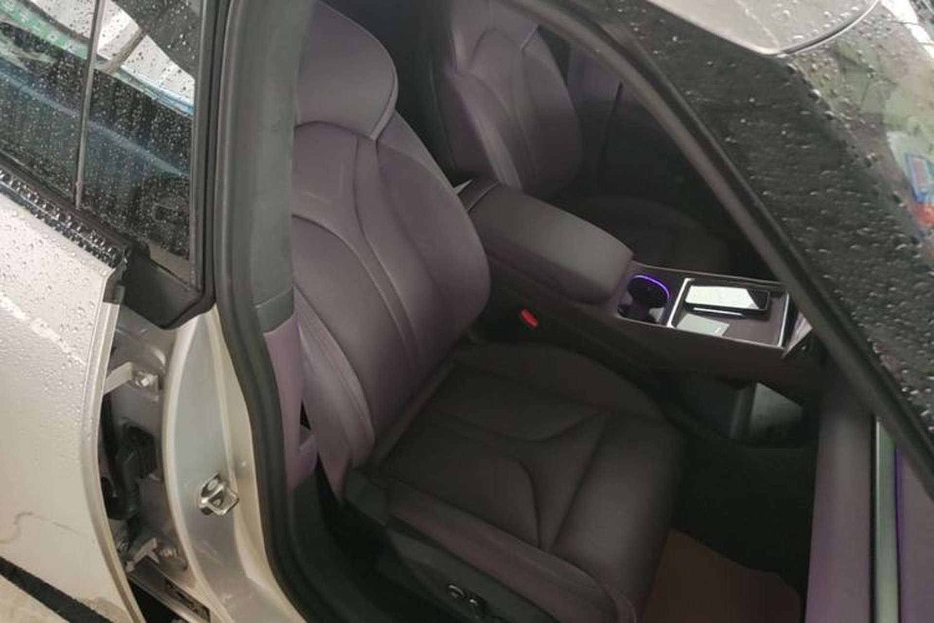 Used XPeng P7 2025 Model—702 Long Range Ultra Right Front Seat