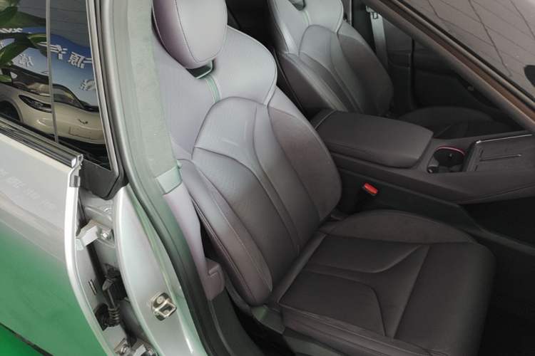 Used XPeng P7 2025 Model—702 Long Range Ultra Right Front Seat