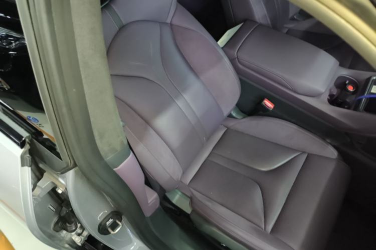 Used XPeng P7 2025 Model—702 Long Range Ultra Right Front Seat