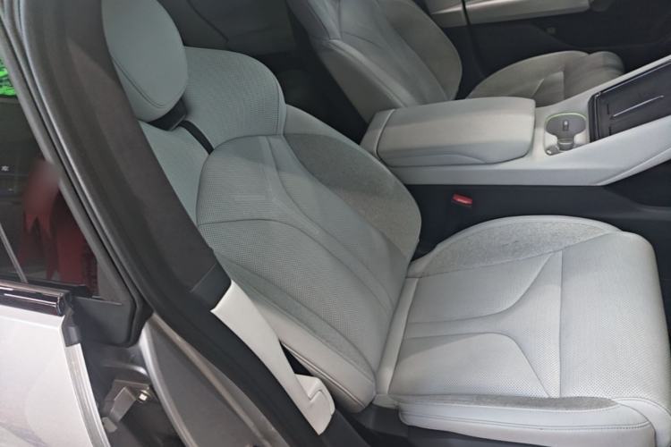 Used XPeng P7 2025 Model—702 Long Range Ultra Right Front Seat