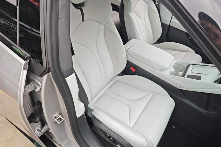 Used XPeng P7 2025 Model—702 Long Range Ultra Right Front Seat