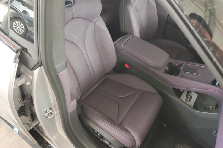 Used XPeng P7 2025 Model—702 Long Range Ultra Right Front Seat