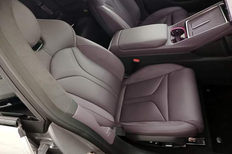 Used XPeng P7 2025 Model—820 Ultra Long Range Ultra Right Front Seat