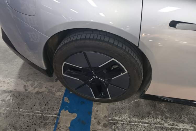 Used XPeng P7 2025 Model—820 Ultra Long Range Ultra Right Rear Wheel Hub