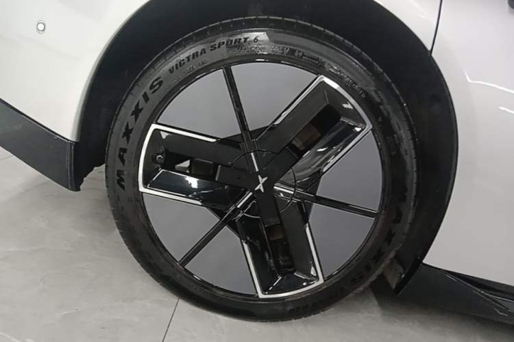 Used XPeng P7 2025 Model—702 Long Range Ultra Right Rear Wheel Hub