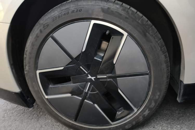 Used XPeng P7 2025 Model—820 Ultra Long Range Ultra Right Rear Wheel Hub