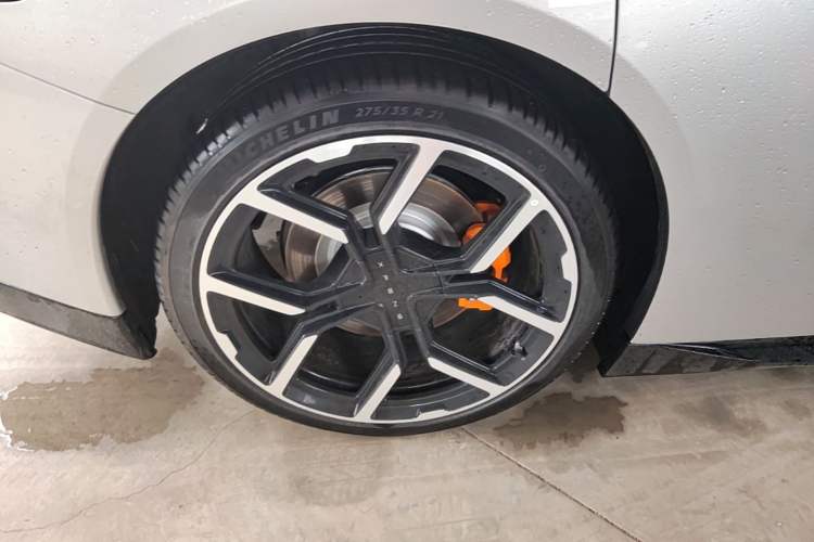 Used XPeng P7 2025 Model—702 Long Range Ultra Right Rear Wheel Hub