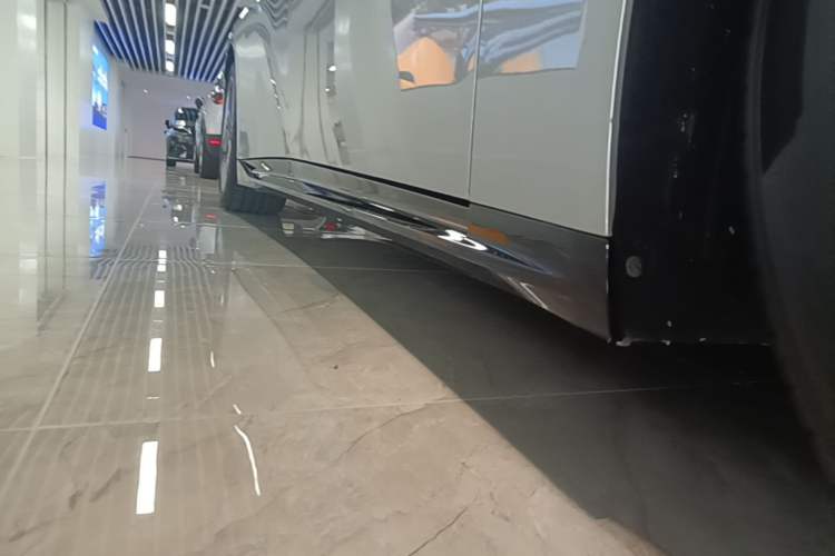 Used XPeng P7 2025 Model—820 Ultra Long Range Ultra Right Side Sill