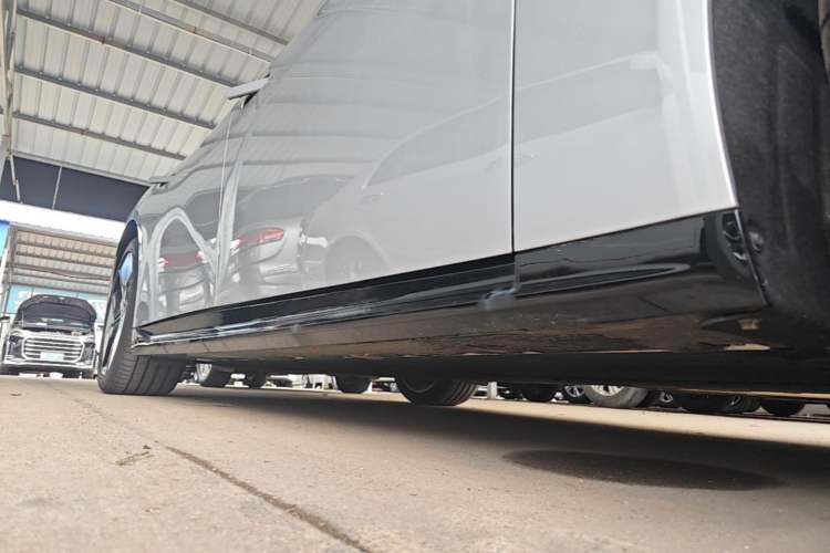 Used XPeng P7 2025 Model 702 Max Right Side Sill