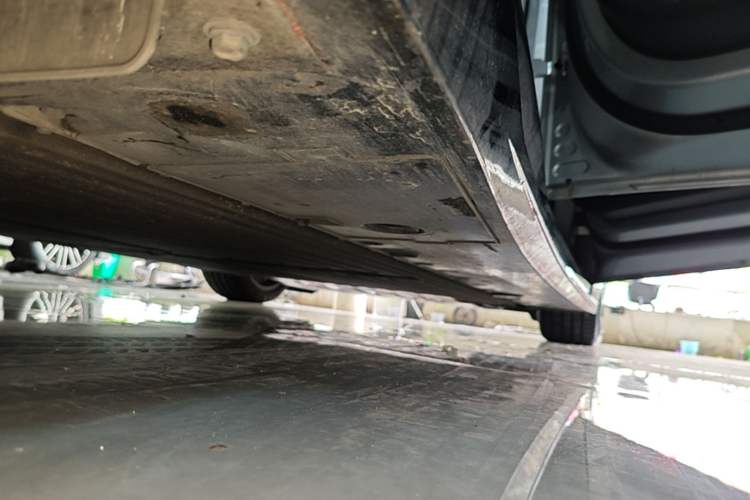 Used XPeng P7 2025 Model—702 Long Range Ultra Right Side Sill