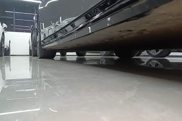 Used XPeng P7 2025 Model—702 Long Range Ultra Right Side Sill
