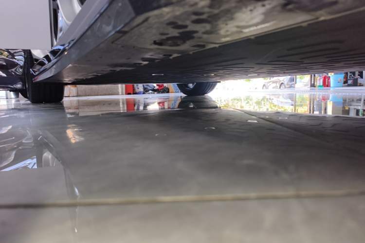 Used XPeng P7 2025 Model—750 All-Wheel-Drive Pengyi Ultra Right Side Sill
