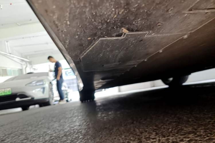 Used XPeng P7 2025 Model—820 Ultra Long Range Ultra Right Side Sill