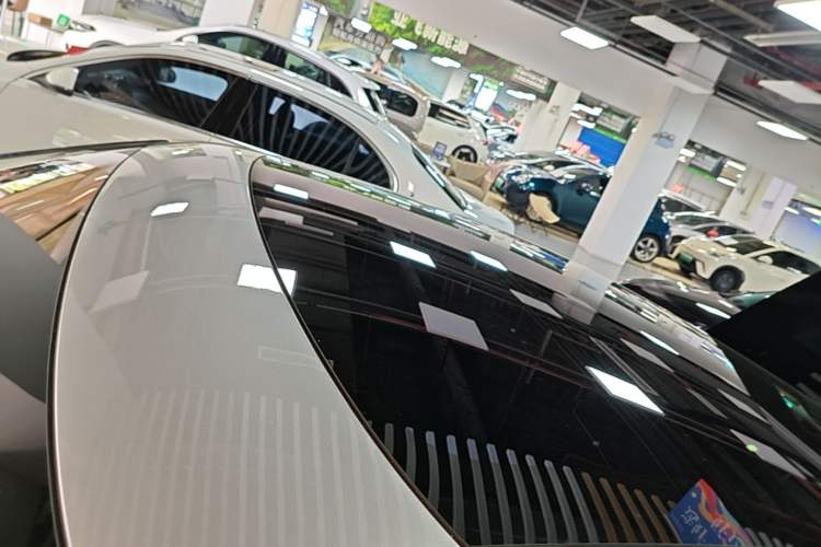 Used XPeng P7 2025 Model—702 Long Range Ultra Roof