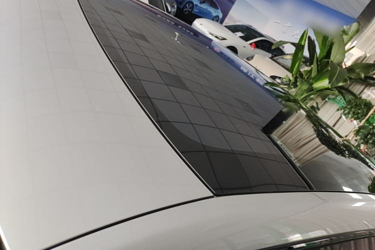 Used XPeng P7 2025 Model—702 Long Range Ultra Roof