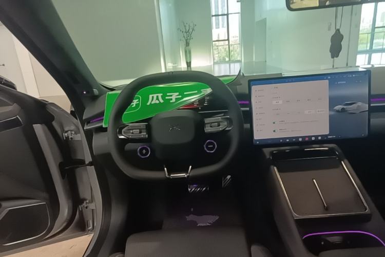 Used XPeng P7 2025 Model—820 Ultra Long Range Ultra Steering Wheel