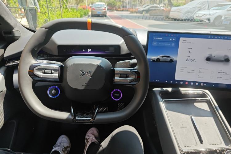 Used XPeng P7 2025 Model—750 All-Wheel-Drive Pengyi Ultra Steering Wheel