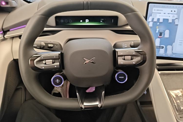 Used XPeng P7 2025 Model—702 Long Range Ultra Steering Wheel