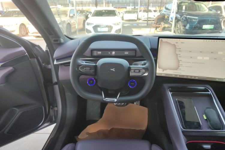 Used XPeng P7 2025 Model—750 All-Wheel-Drive High-Performance Ultra Steering Wheel