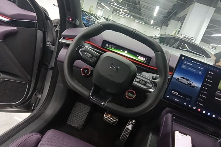 Used XPeng P7 2025 Model—702 Long Range Ultra Steering Wheel