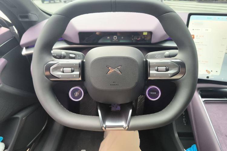 Used XPeng P7 2025 Model—702 Long Range Ultra Steering Wheel
