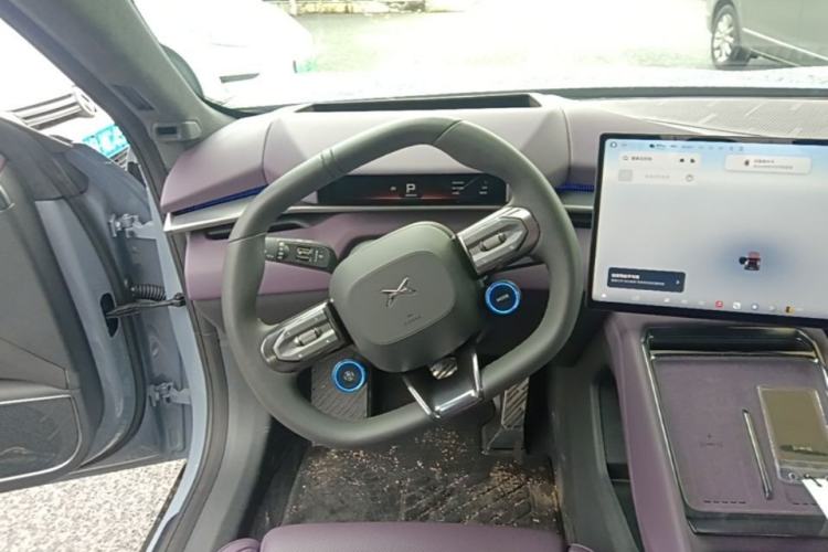 Used XPeng P7 2025 Model—750 All-Wheel-Drive High-Performance Ultra Steering Wheel