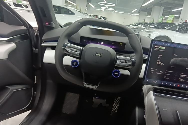 Used XPeng P7 2025 Model—702 Long Range Ultra Steering Wheel