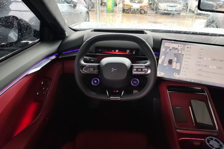 Used XPeng P7 2025 Model—702 Long Range Ultra Steering Wheel