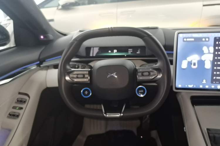 Used XPeng P7 2025 Model—702 Long Range Ultra Steering Wheel