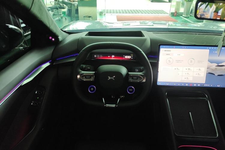 Used XPeng P7 2025 Model—702 Long Range Ultra Steering Wheel