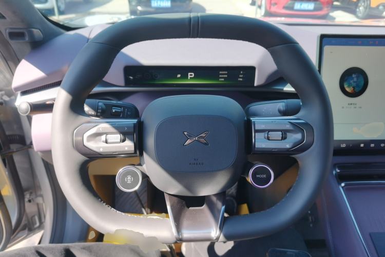 Used XPeng P7 2025 Model—750 All-Wheel-Drive High-Performance Ultra Steering Wheel