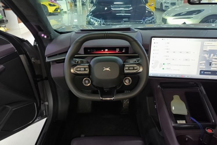 Used XPeng P7 2025 Model—702 Long Range Ultra Steering Wheel