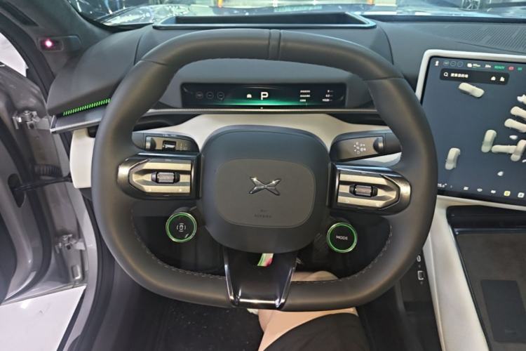 Used XPeng P7 2025 Model—702 Long Range Ultra Steering Wheel