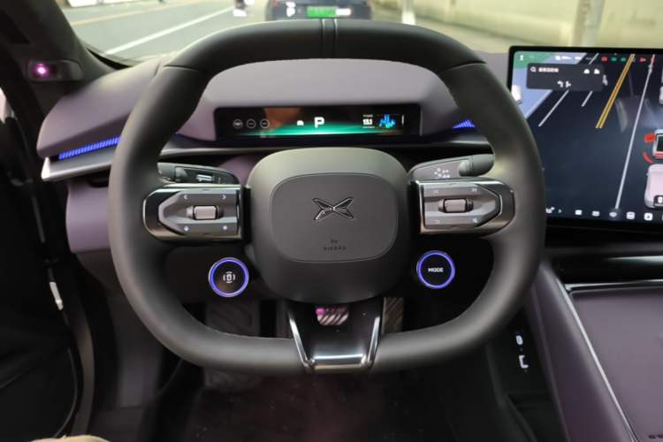 Used XPeng P7 2025 Model—820 Ultra Long Range Ultra Steering Wheel