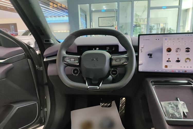Used XPeng P7 2025 Model—702 Long Range Ultra Steering Wheel