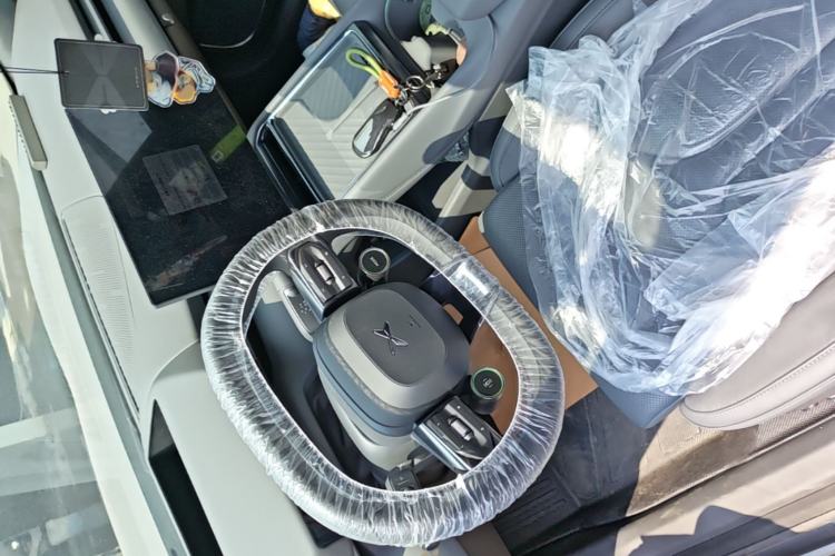 Used XPeng P7 2025 Model—820 Ultra Long Range Ultra Steering Wheel