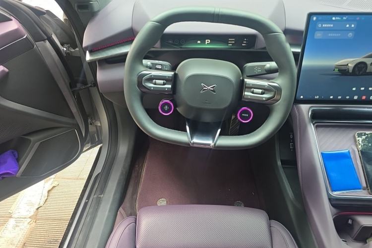 Used XPeng P7 2025 Model—702 Long Range Ultra Steering Wheel