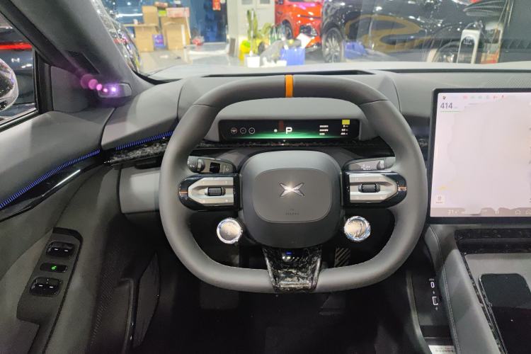 Used XPeng P7 2025 Model—750 All-Wheel-Drive Pengyi Ultra Steering Wheel