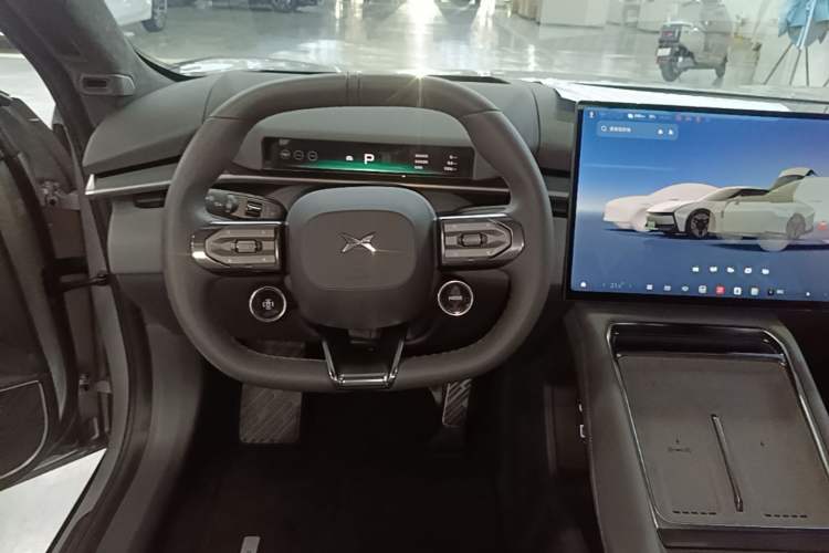 Used XPeng P7 2025 Model—820 Ultra Long Range Ultra Steering Wheel