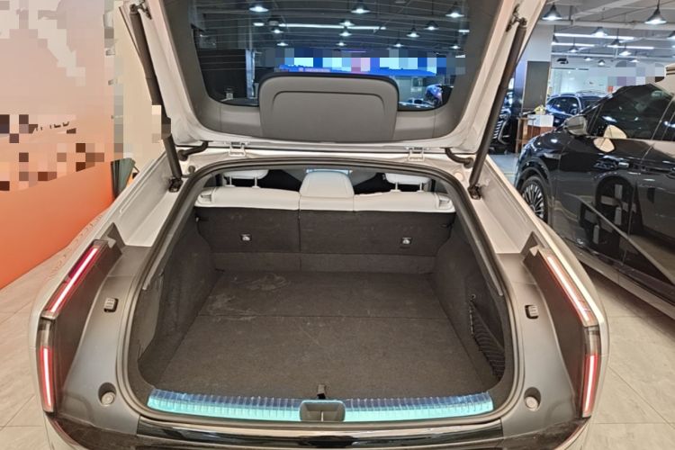 Used XPeng P7 2025 Model—702 Long Range Ultra Trunk