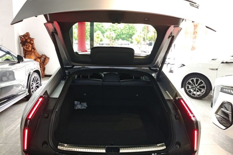 Used XPeng P7 2025 Model—750 All-Wheel-Drive Pengyi Ultra Trunk