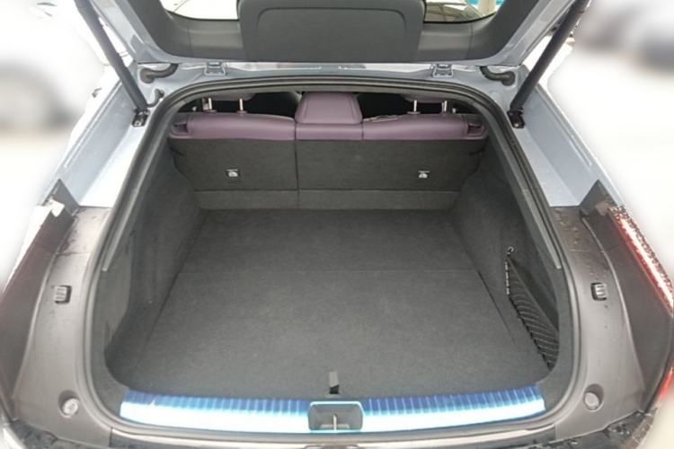 Used XPeng P7 2025 Model—750 All-Wheel-Drive High-Performance Ultra Trunk