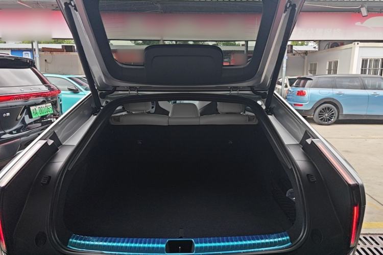 Used XPeng P7 2025 Model—702 Long Range Ultra Trunk