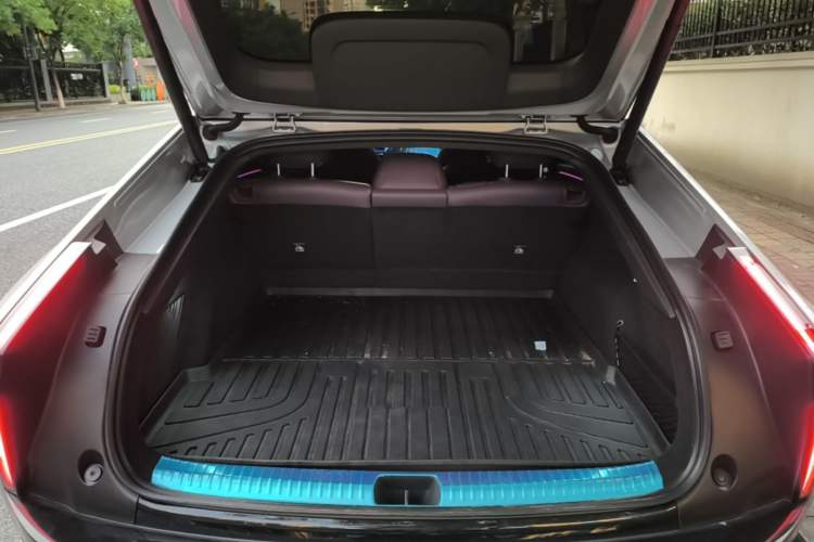 Used XPeng P7 2025 Model—820 Ultra Long Range Ultra Trunk