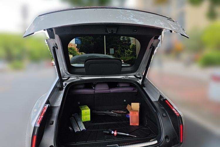 Used XPeng P7 2025 Model—820 Ultra Long Range Ultra Trunk